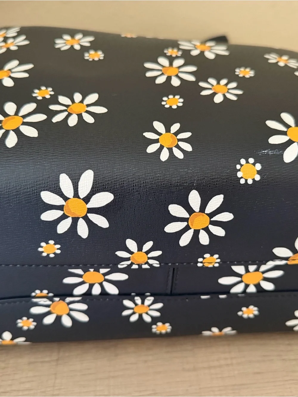 kate spade Black Daisy Tote Bag with Wristlet